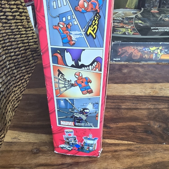 Rare NIB Mega Bloks Spiderman vs Venom - Picture 6 of 7